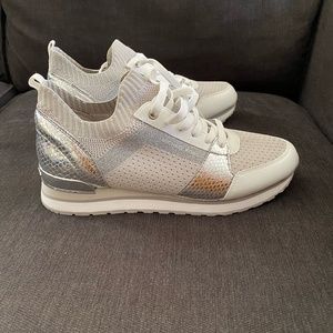 Michael Kors Billie Knit Trainer Sneakers Aluminum/Silver/ White